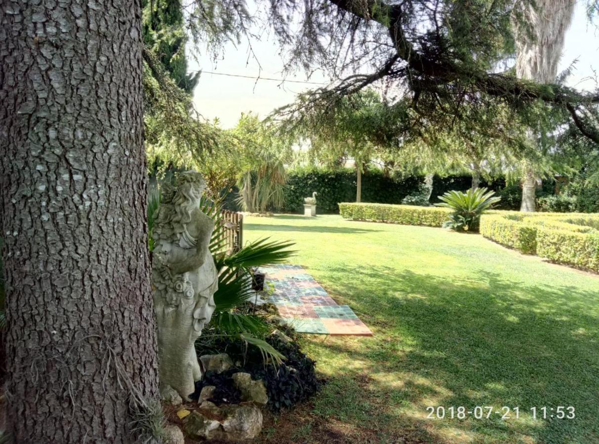 Bed and Breakfast CasadolcecasaЛатина Екстер'єр фото