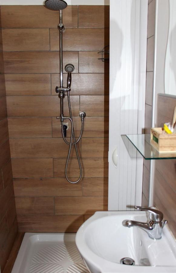 Bed and Breakfast CasadolcecasaЛатина Екстер'єр фото